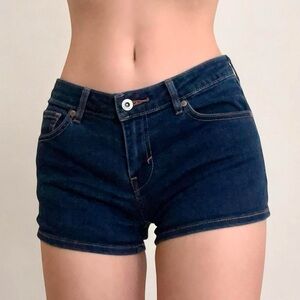 NET® ORIGINAL DENIM COLLECTION WOMEN’S MID-RISE DENIM SHORTS.